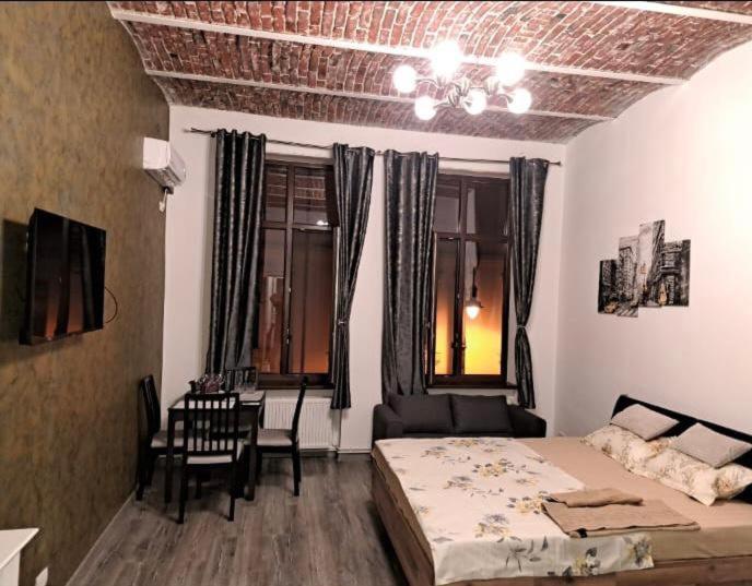 Hotel Bistro Centru Vechi Krajowa Zewnętrze zdjęcie