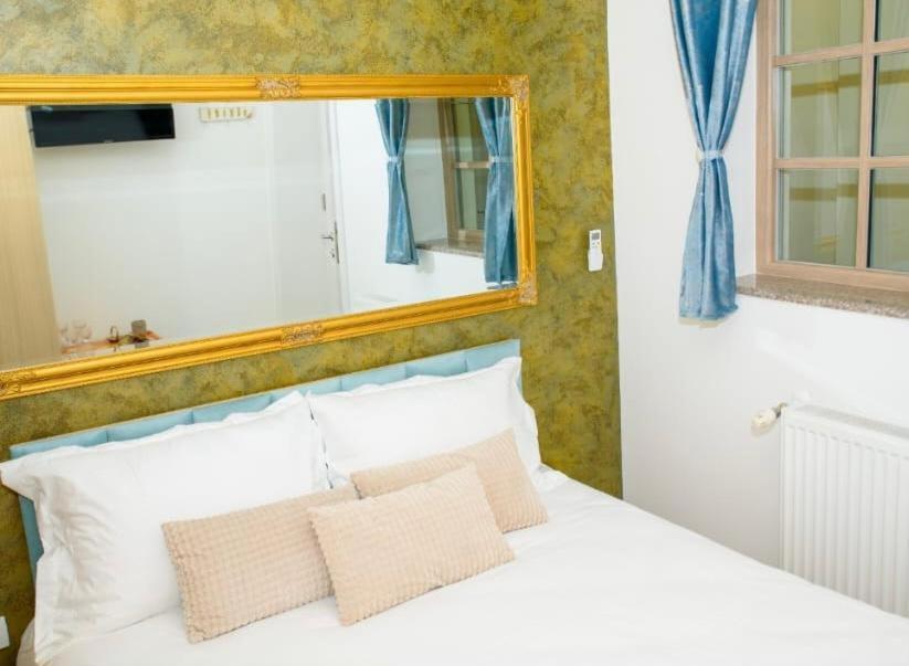 Hotel Bistro Centru Vechi Krajowa Zewnętrze zdjęcie