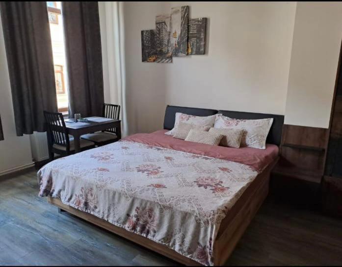 Hotel Bistro Centru Vechi Krajowa Zewnętrze zdjęcie