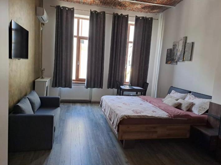 Hotel Bistro Centru Vechi Krajowa Zewnętrze zdjęcie