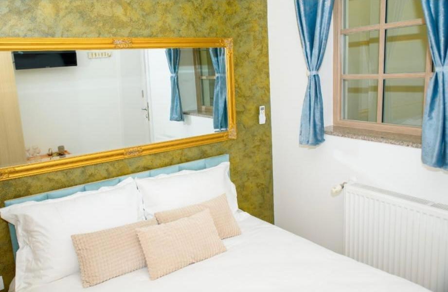 Hotel Bistro Centru Vechi Krajowa Zewnętrze zdjęcie