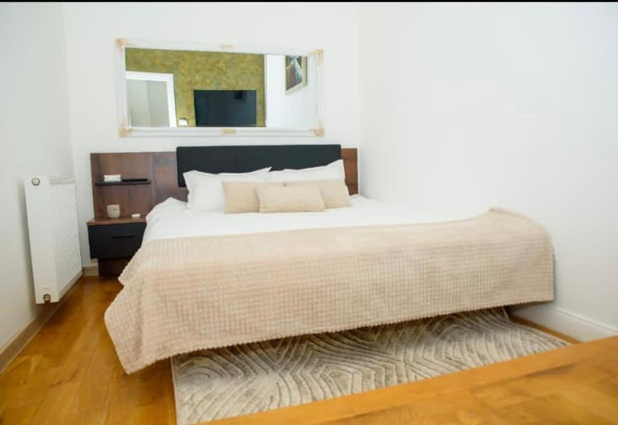 Hotel Bistro Centru Vechi Krajowa Zewnętrze zdjęcie